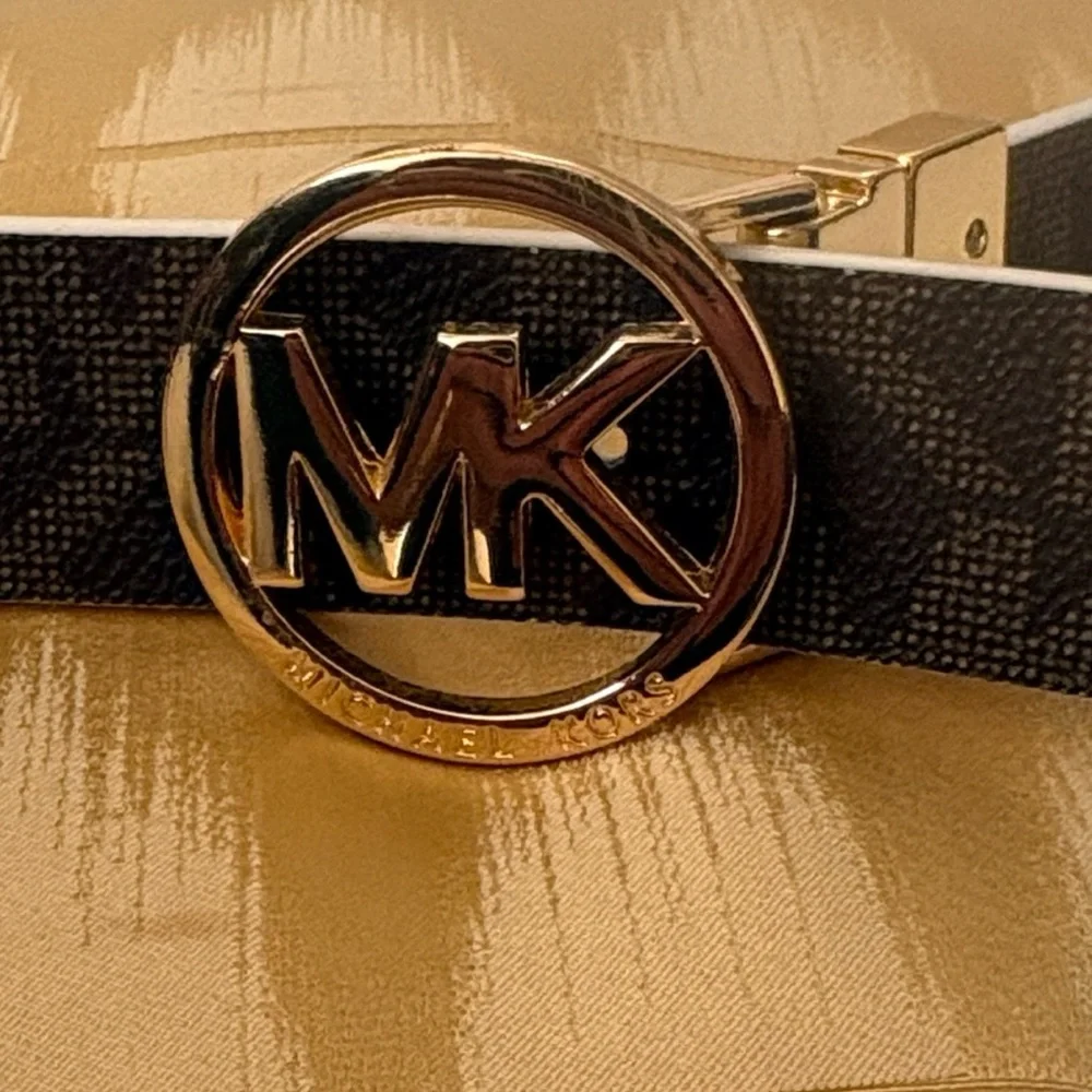MICHAEL KORS Twist Reversible Belt White Monogram/Brown Monogram 38” M/L, Unisex